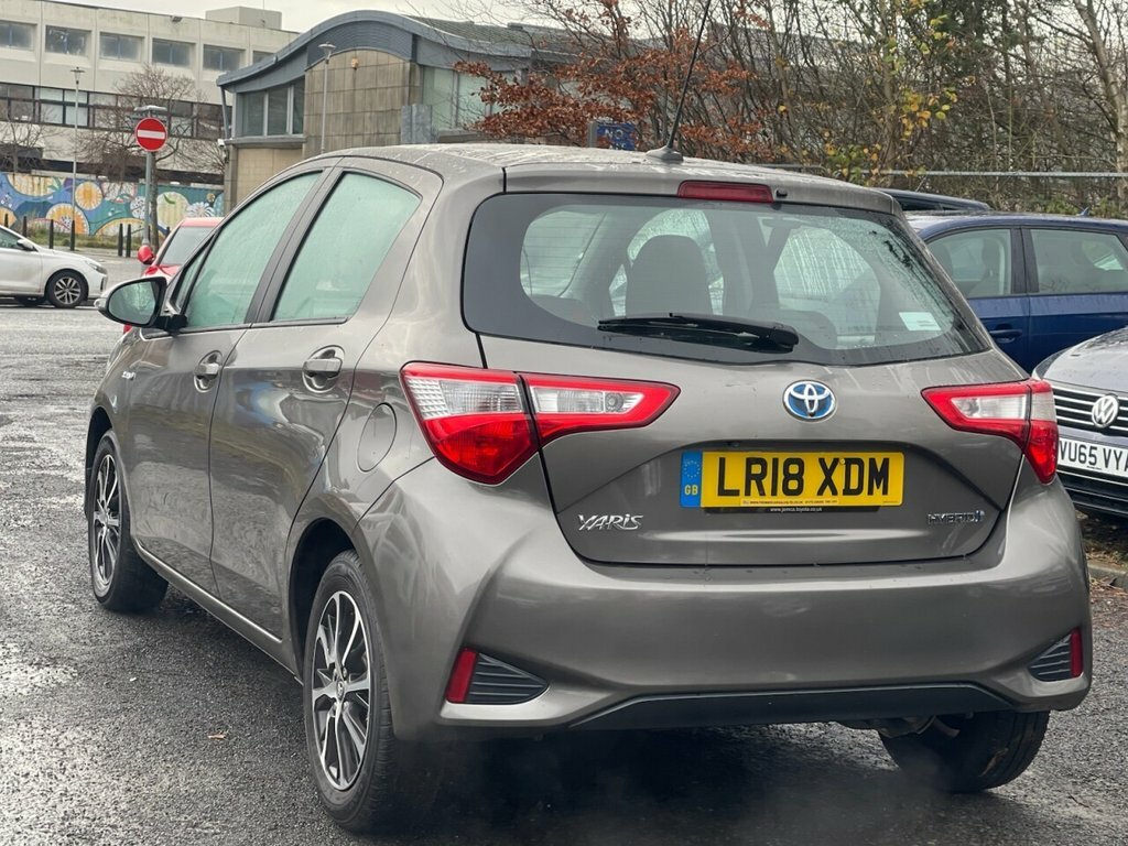Toyota Yaris 1L Icon Tech LR18XDM Brown #5