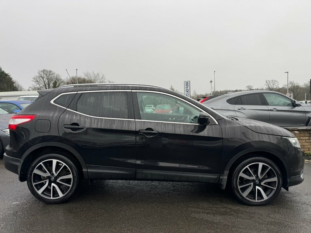 Nissan Qashqai 1.2L Tekna Black #4