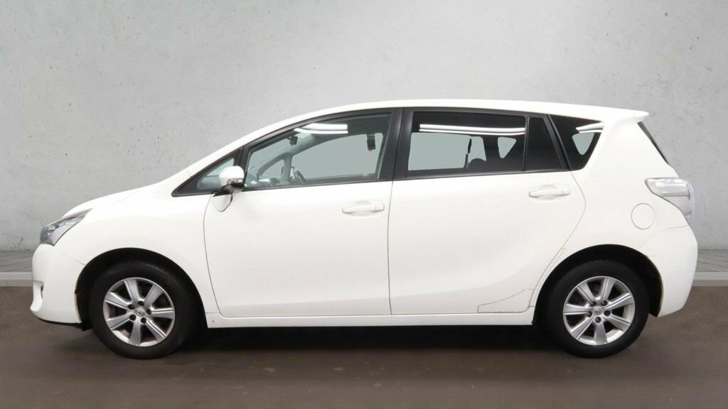 Toyota Verso 1.6L Icon White #6