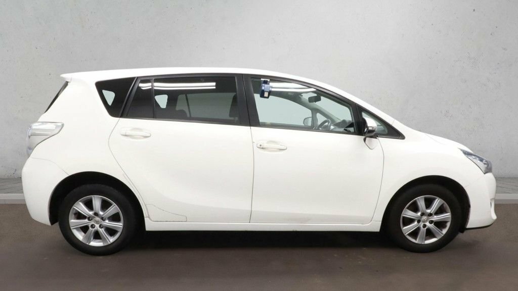 Toyota Verso 1.6L Icon White #5