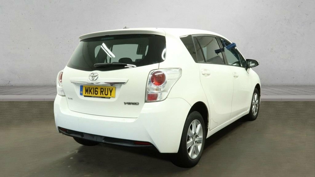 Toyota Verso 1.6L Icon White #4