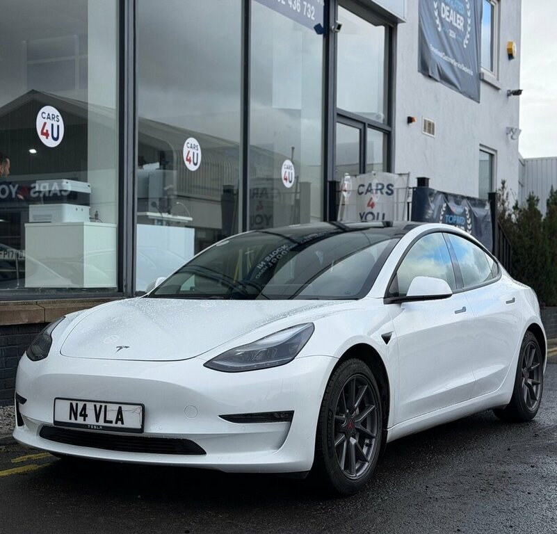 Tesla Model 3 Saloon SM70KYV White #2