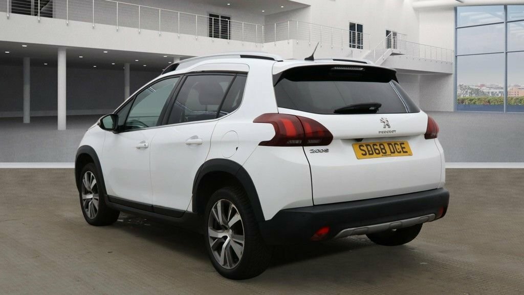 Peugeot 2008 1L Allure SD68DCE White #2