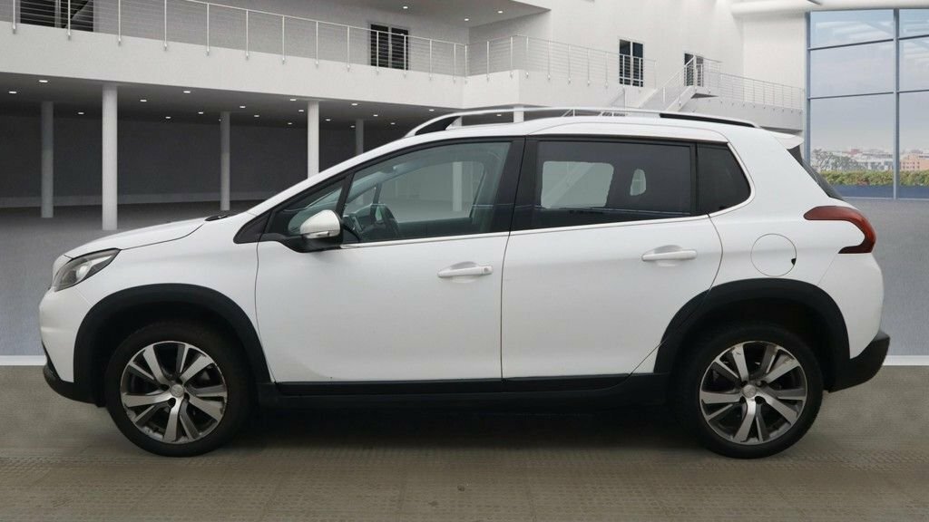 Peugeot 2008 1L Allure SD68DCE White #5