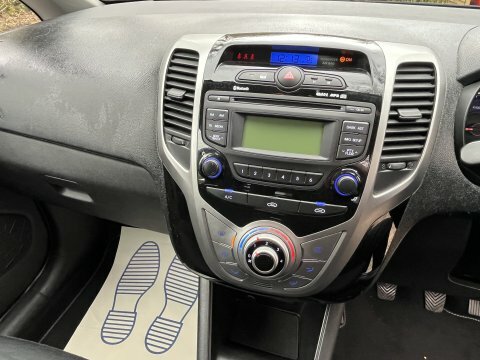Hyundai Ix20 Crdi Style White #12