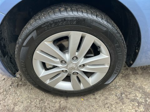 Hyundai Ix20 Crdi Style White #15