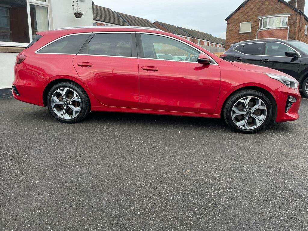 Kia Ceed 1.6 Crdi 3 Sportswagon RJ19YXE Red #4