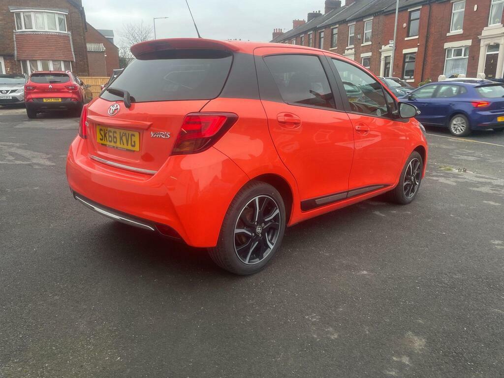 Toyota Yaris 1.33 Dual Vvt-i Orange Edition Hatchback SK66KVG Orange #5