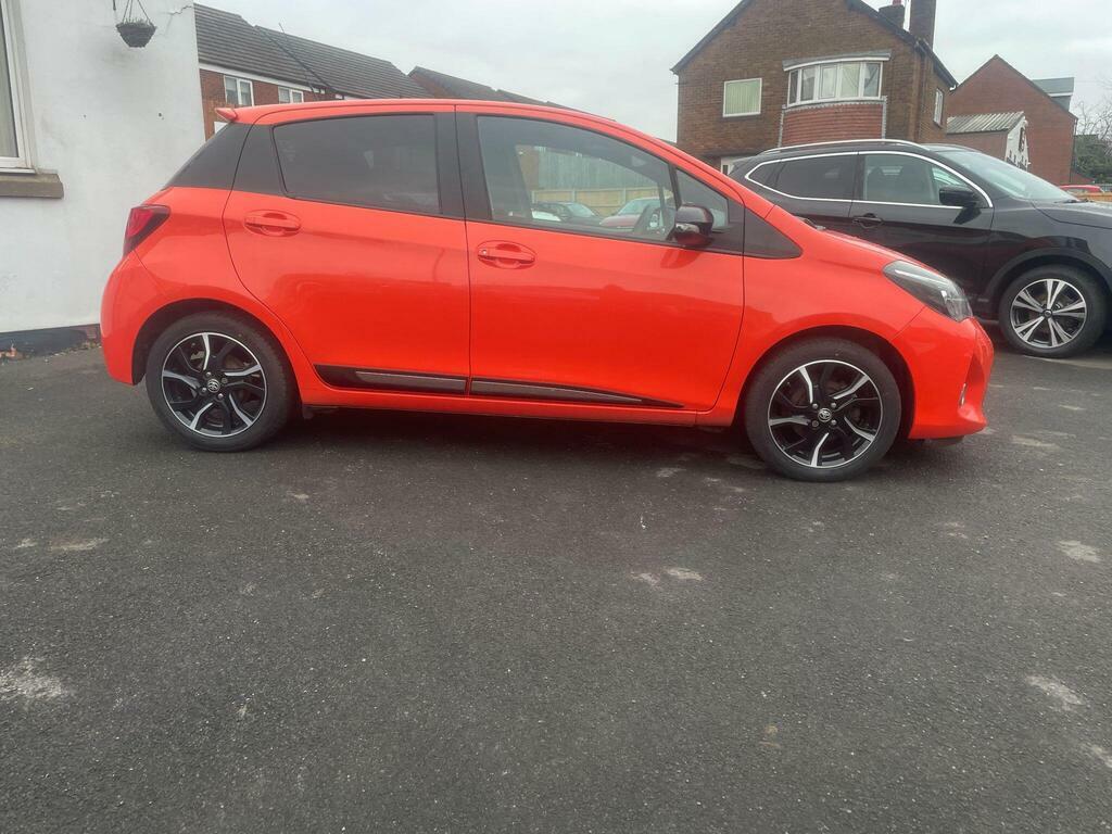 Toyota Yaris 1.33 Dual Vvt-i Orange Edition Hatchback SK66KVG Orange #4