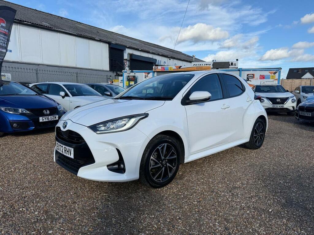 Toyota Yaris Yaris Design Hev Cvt EX72RHV White #5