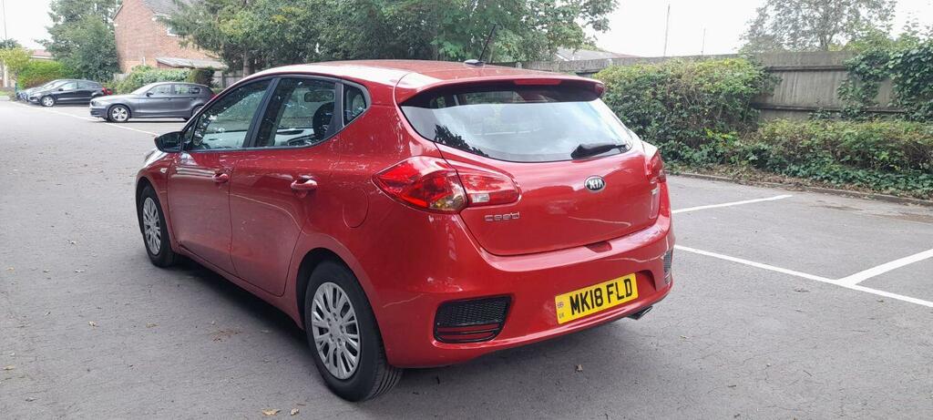 Kia Ceed Hatchback 1.6 Crdi 1 2018 MK18FLD Red #3