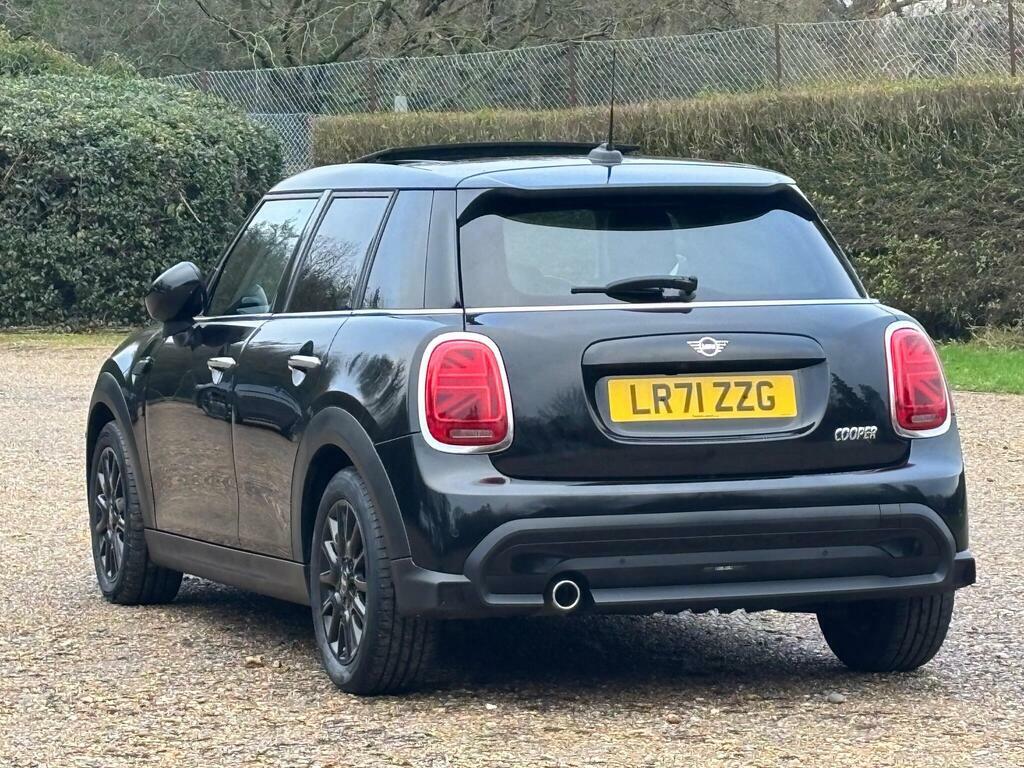 Mini Hatch 1.5 Cooper Classic Steptronic Euro 6 S S LR71ZZG Black #3