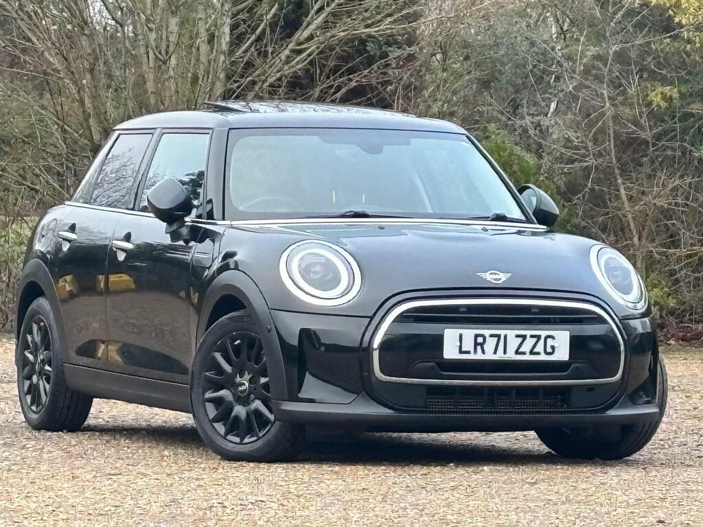 Mini Hatch 1.5 Cooper Classic Steptronic Euro 6 S S Black