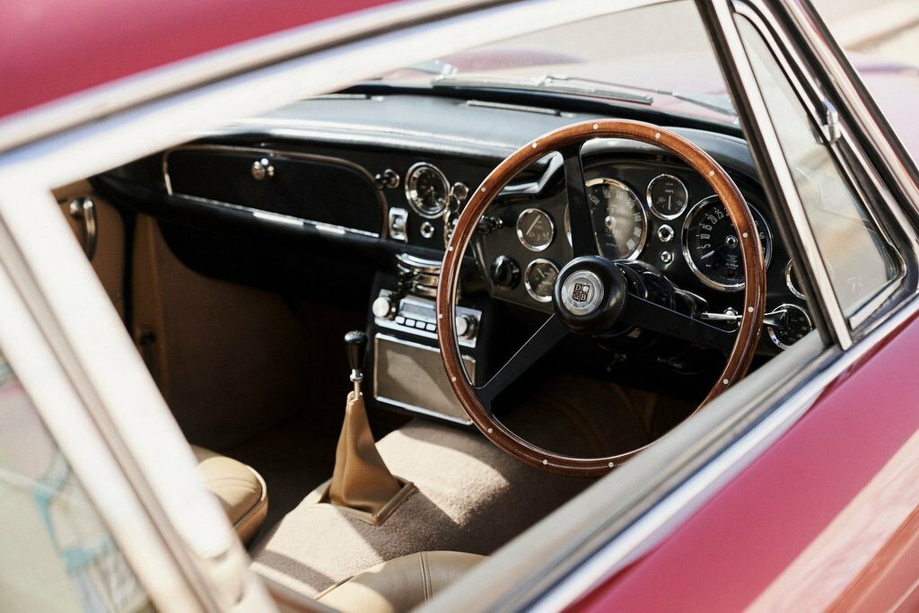 Aston Martin DB6 4L Vantage Red #5