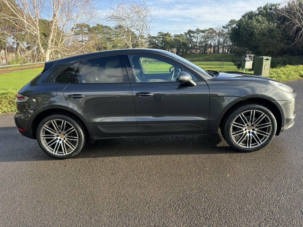 Porsche Macan 2L Null KE70YAV Grey #3