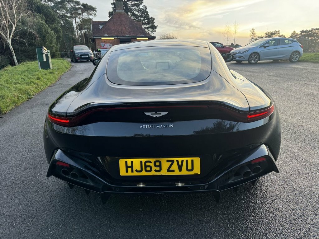Aston Martin Vantage 4L Null HJ69ZVU Black #5