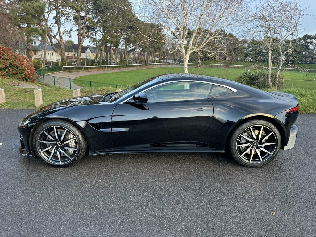 Aston Martin Vantage 4L Null HJ69ZVU Black #3