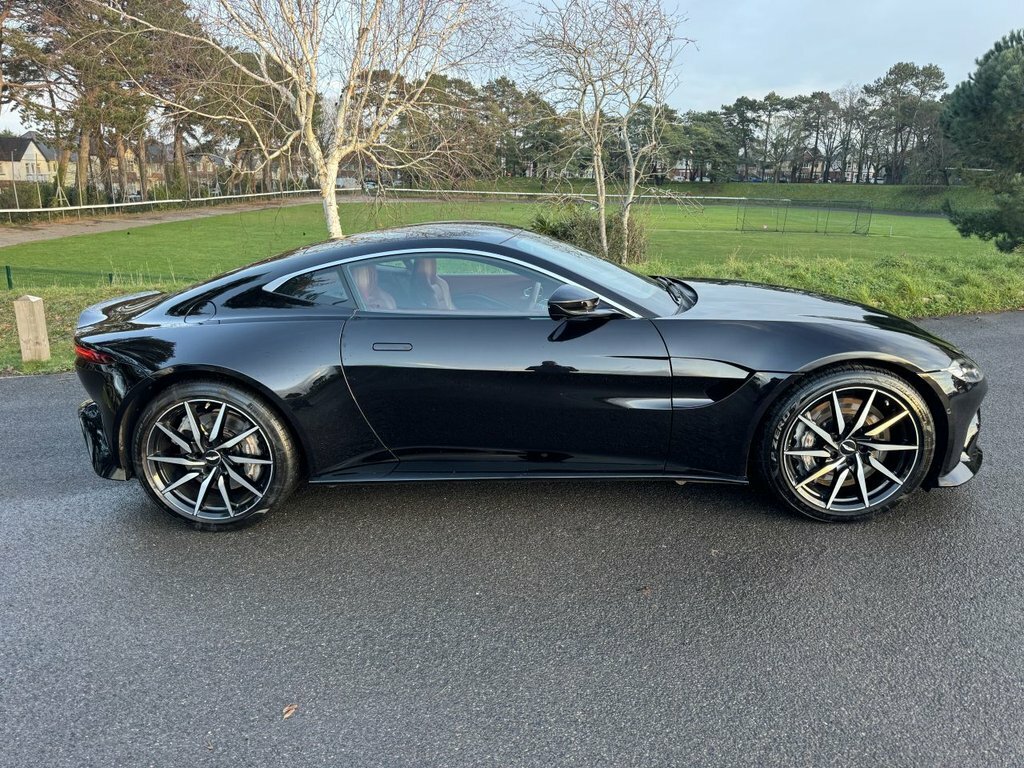 Aston Martin Vantage 4L Null HJ69ZVU Black #4