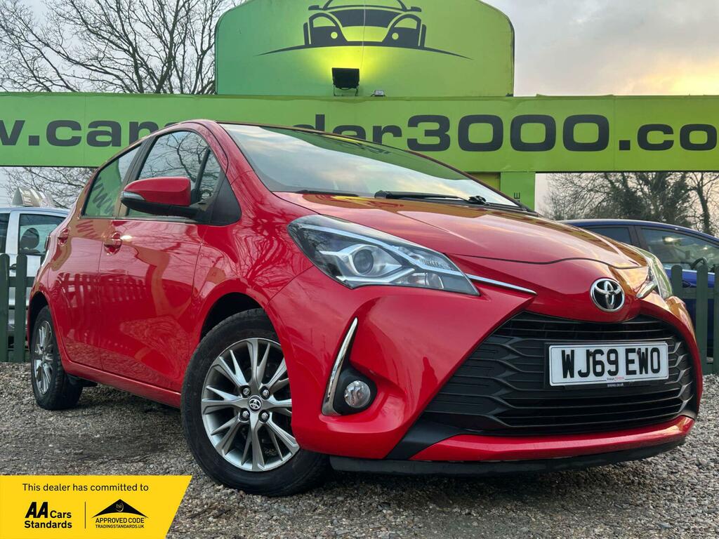 Toyota Yaris 1.0 Vvt-i Icon Euro 6 Red