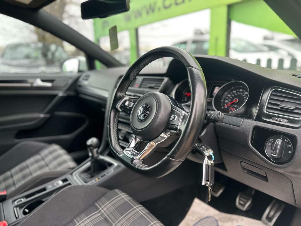 Volkswagen Golf 2.0 Tdi Bluemotion Tech Gtd Euro 6 Ss RJ63YCD White #2