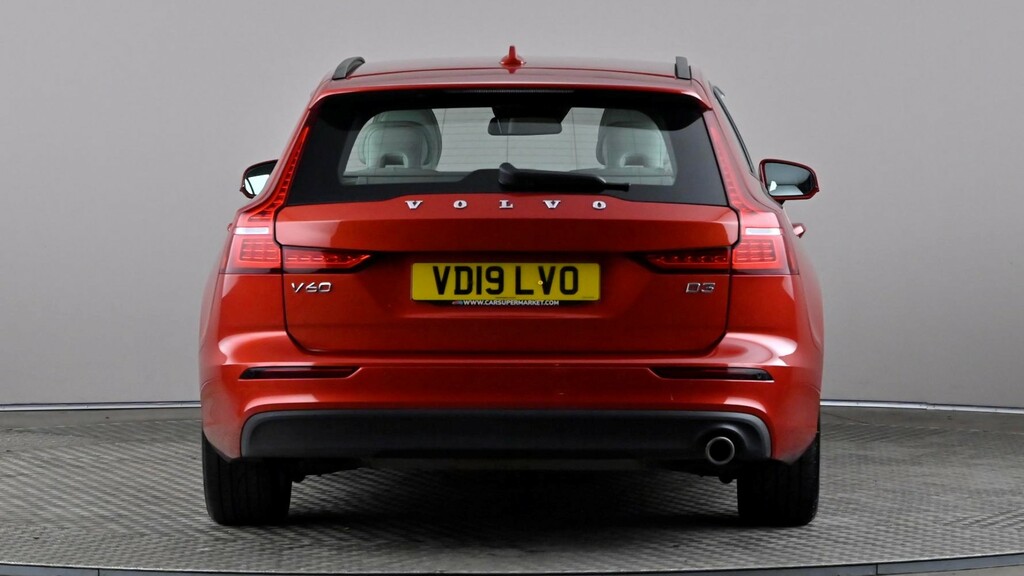 Volvo V60 2.0 D3 Momentum Red #5
