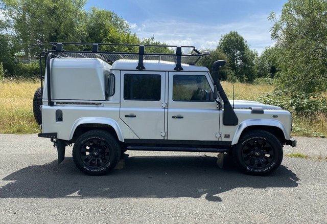 Land Rover Defender 2014 2.2 Tdci County Pickup Double Cab Silver #3