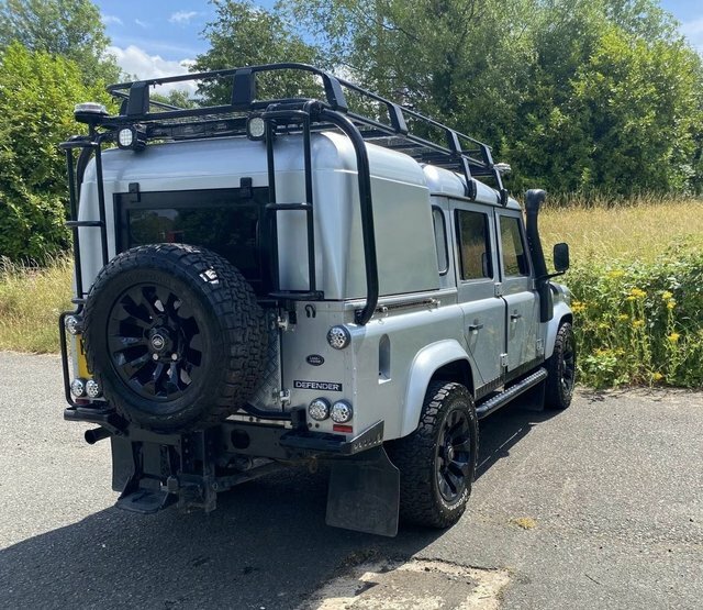 Land Rover Defender 2014 2.2 Tdci County Pickup Double Cab Silver #4