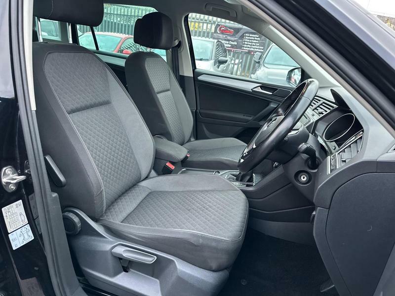Volkswagen Tiguan 2.0 Tdi Se Navigation 4Motion Euro 6 S S BG67JWD Black #2
