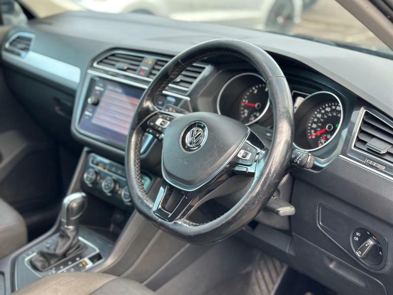 Volkswagen Tiguan 2.0 Tdi Se Dsg Euro 6 S S YK67ZBY Black #3