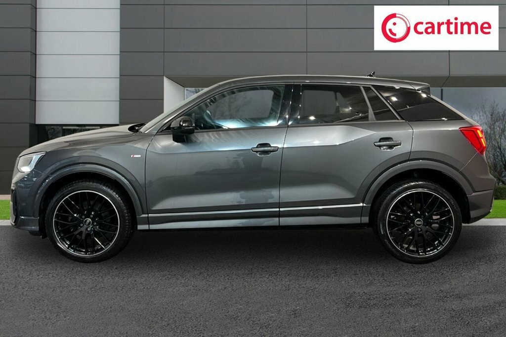 Audi Q2 1L Black Edition YR74XVA Grey #3