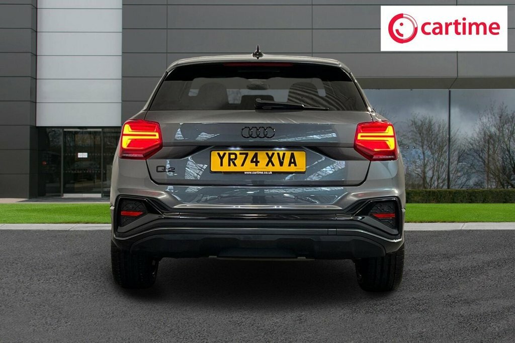 Audi Q2 1L Black Edition YR74XVA Grey #5