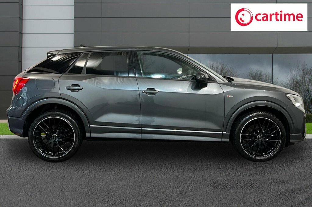 Audi Q2 1L Black Edition YR74XVA Grey #2