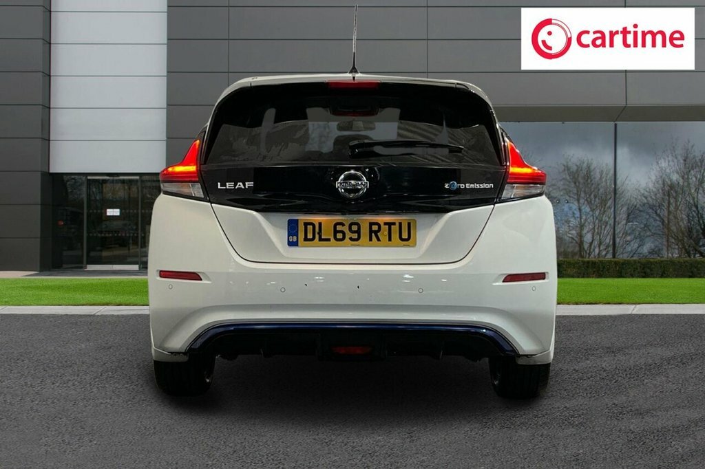 Nissan Leaf Hatchback DL69RTU White #5