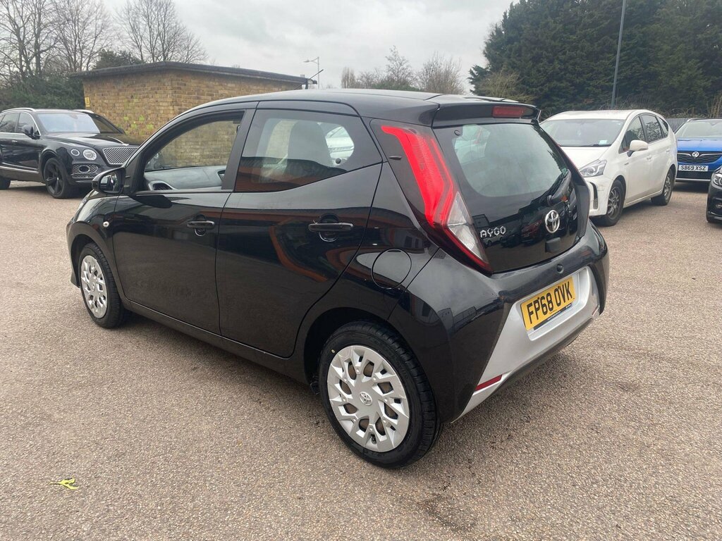 Toyota Aygo 1.0 Vvt-i X-play Euro 6 FP68OVK Black #5