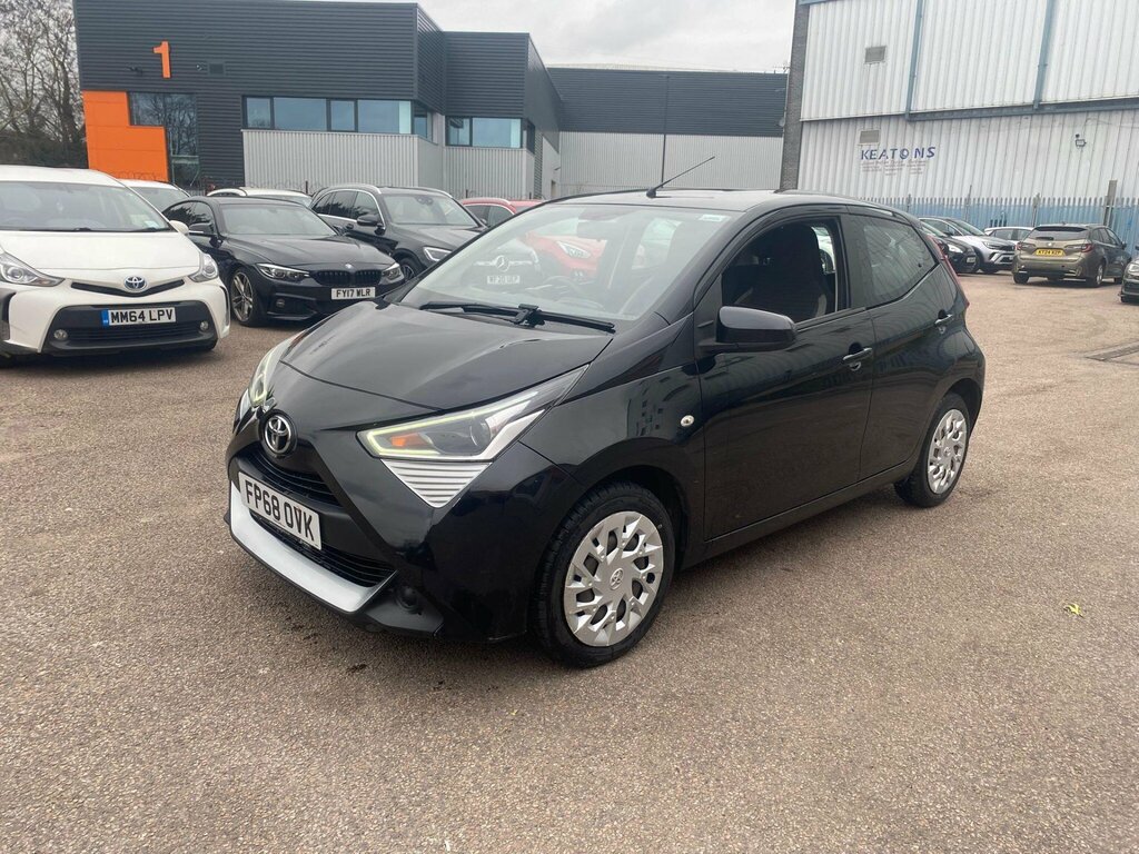 Toyota Aygo 1.0 Vvt-i X-play Euro 6 FP68OVK Black #2