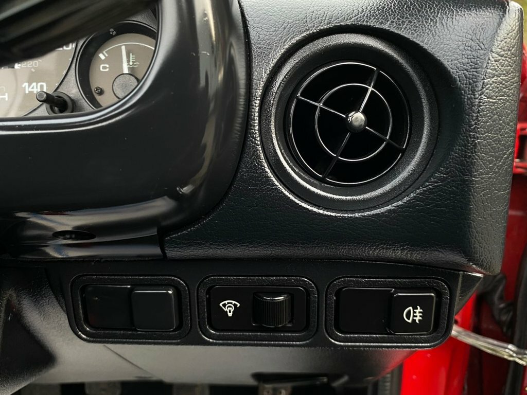 Mazda MX-5 1.6 2dr Red #19