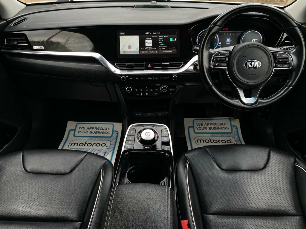 Kia Niro Estate SP70YVW White #3