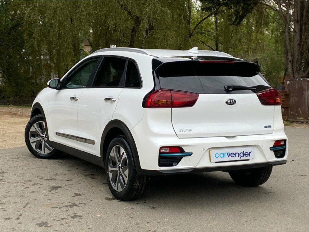 Kia Niro Estate SP70YVW White #5