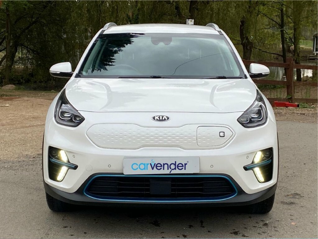 Kia Niro Estate SP70YVW White #6