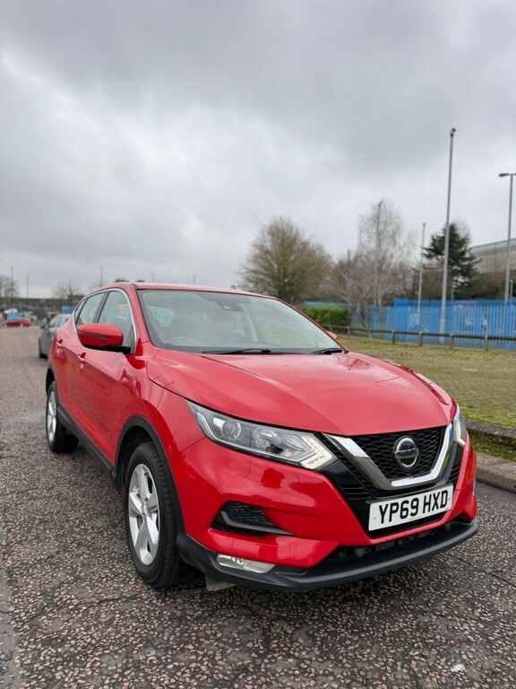 Nissan Qashqai 1.5 Dci Acenta Premium 2019 YP69HXD Red #2