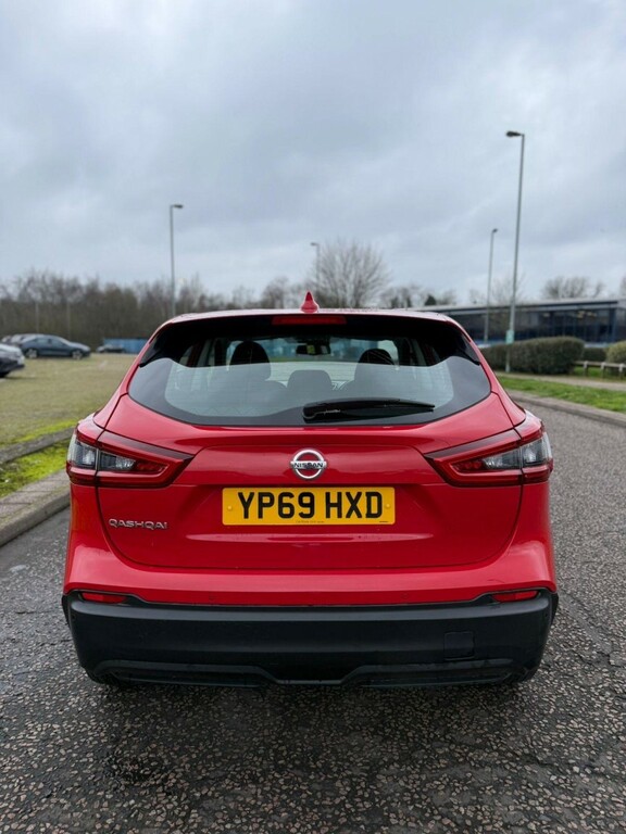 Nissan Qashqai 1.5 Dci Acenta Premium 2019 YP69HXD Red #4