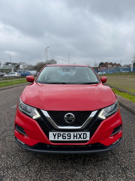Nissan Qashqai 1.5 Dci Acenta Premium 2019 Red