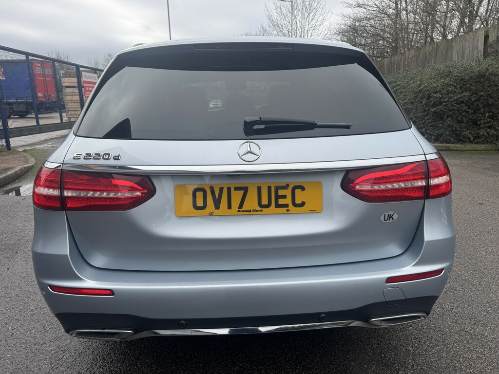 Mercedes-Benz E Class 2.0 E220d Amg Line 2017 OV17UEC Silver #3