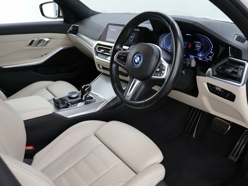 BMW 3 Series 2L M Sport White