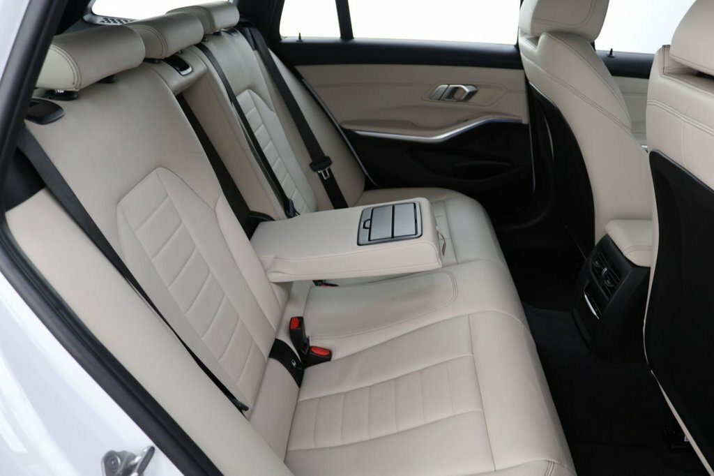BMW 3 Series 2L M Sport PO71XCF White #2