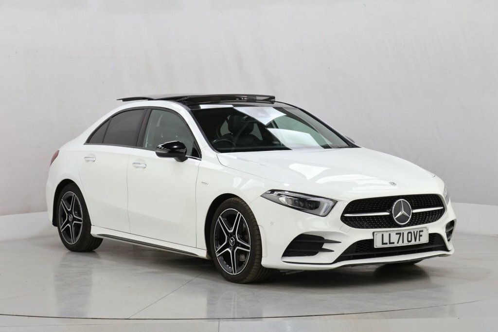 Mercedes-Benz A Class 1.3L Amg Line Edition LL71OVF White #2