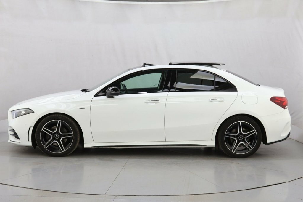 Mercedes-Benz A Class 1.3L Amg Line Edition LL71OVF White #5