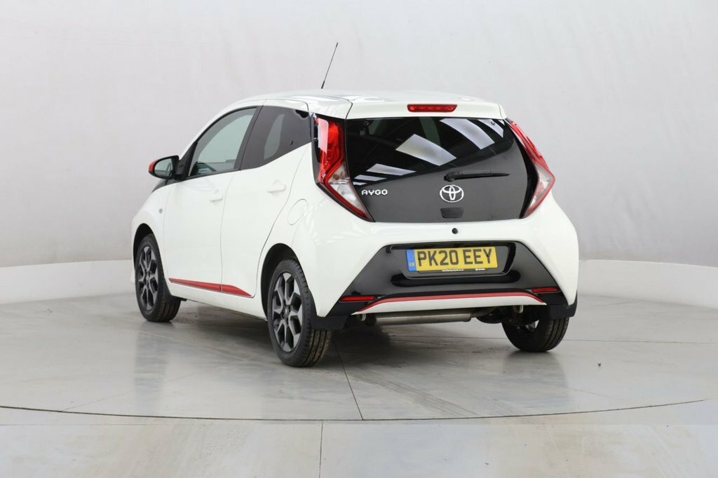 Toyota Aygo 1L X-trend White #6
