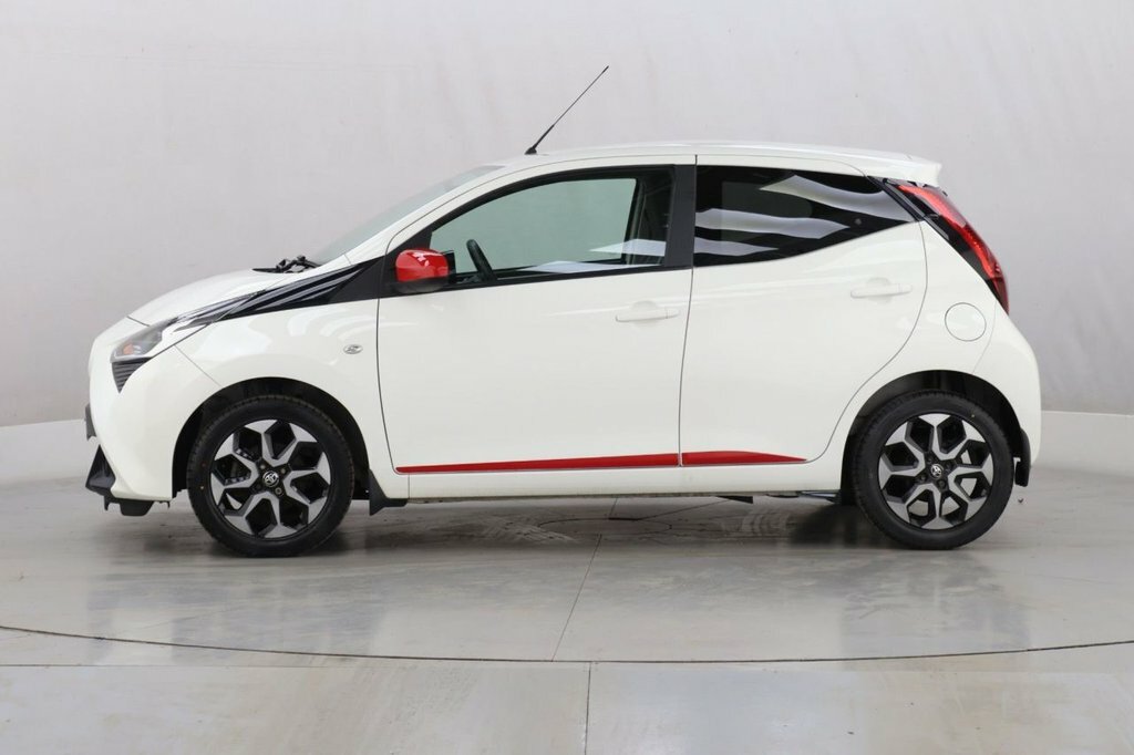 Toyota Aygo 1L X-trend White #5