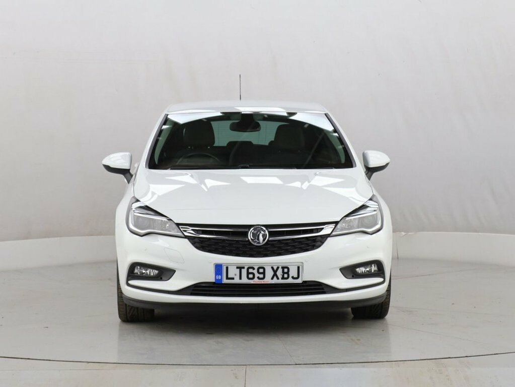 Vauxhall Astra 1.4L Griffin LT69XBJ White #2